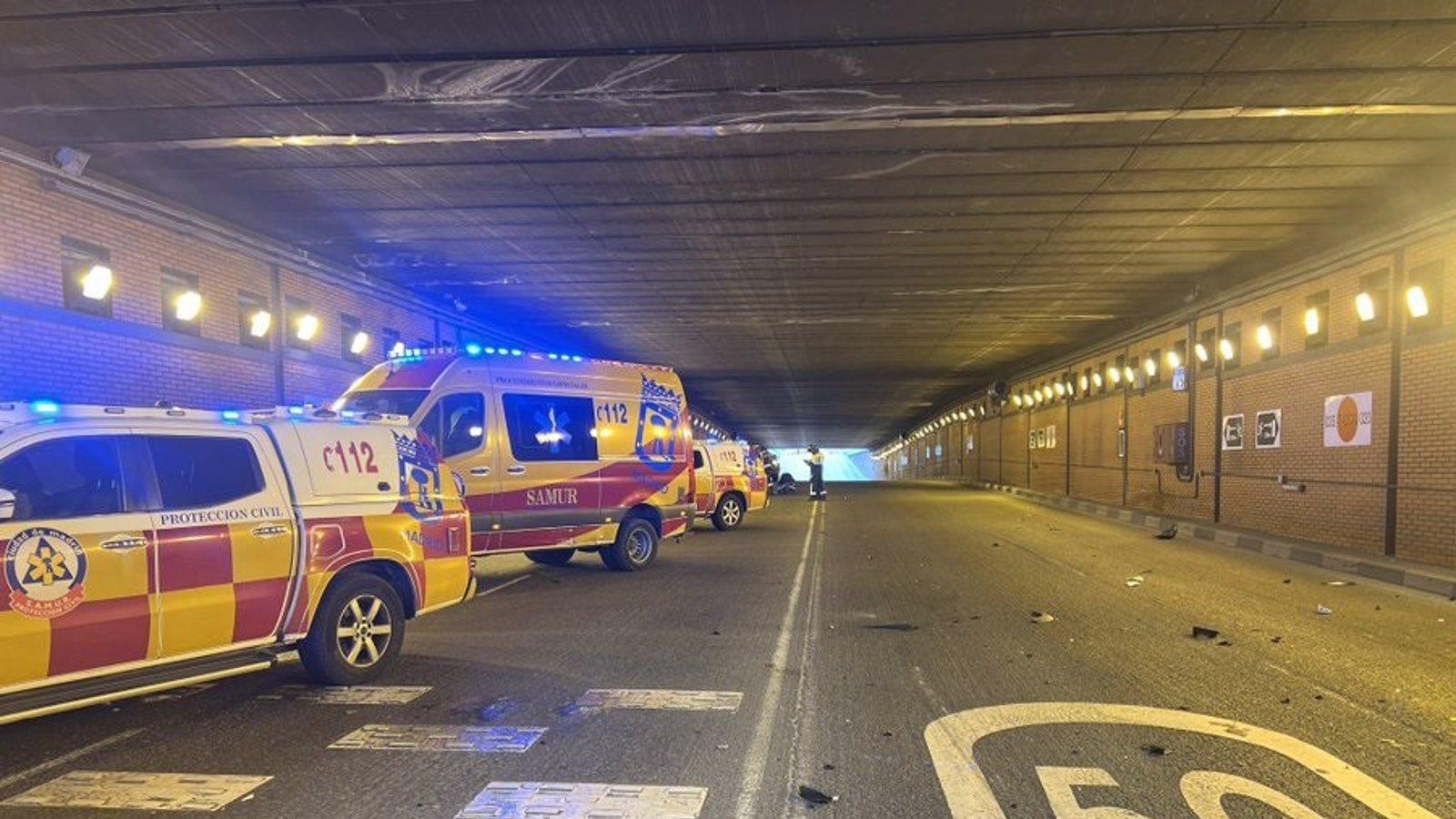 Un accidente en el túnel de Conde de Casal deja dos heridos graves y tres con lesiones leves