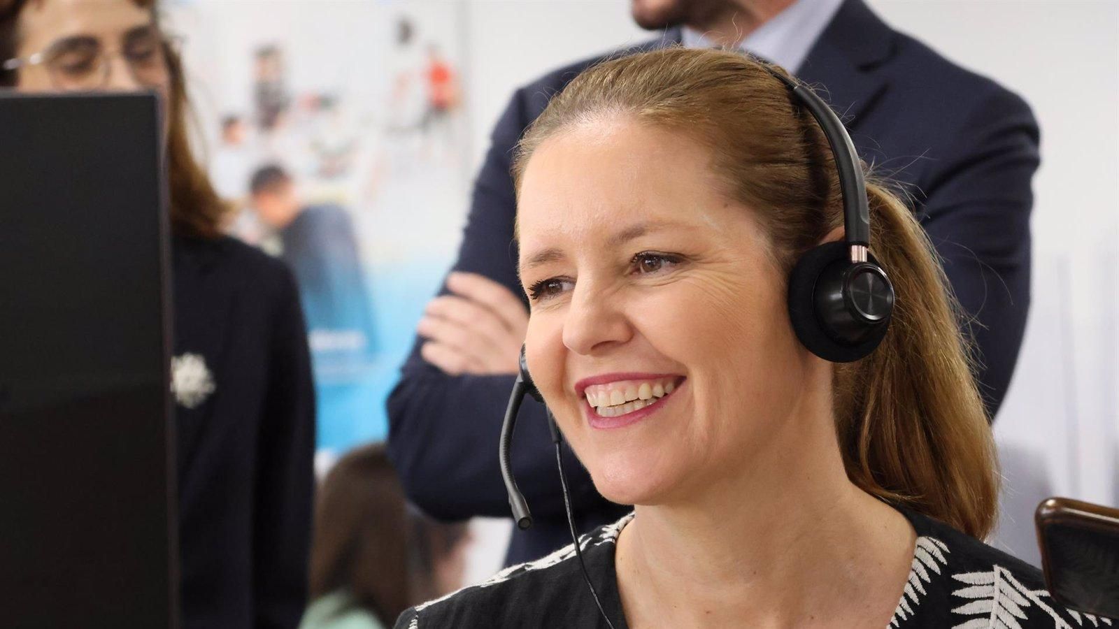 La Comunidad de Madrid moderniza la teleasistencia con nuevos dispositivos