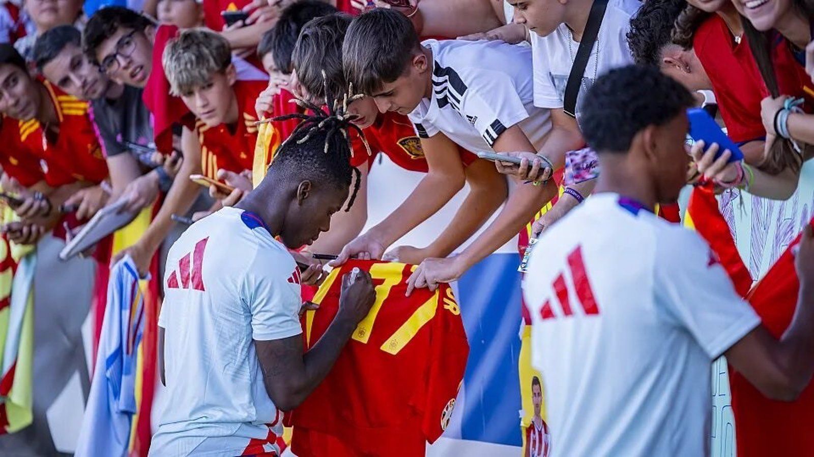 Los asistentes a los entrenamientos de la selección española podrán contribuir con donativos para los damnificados por la DANA