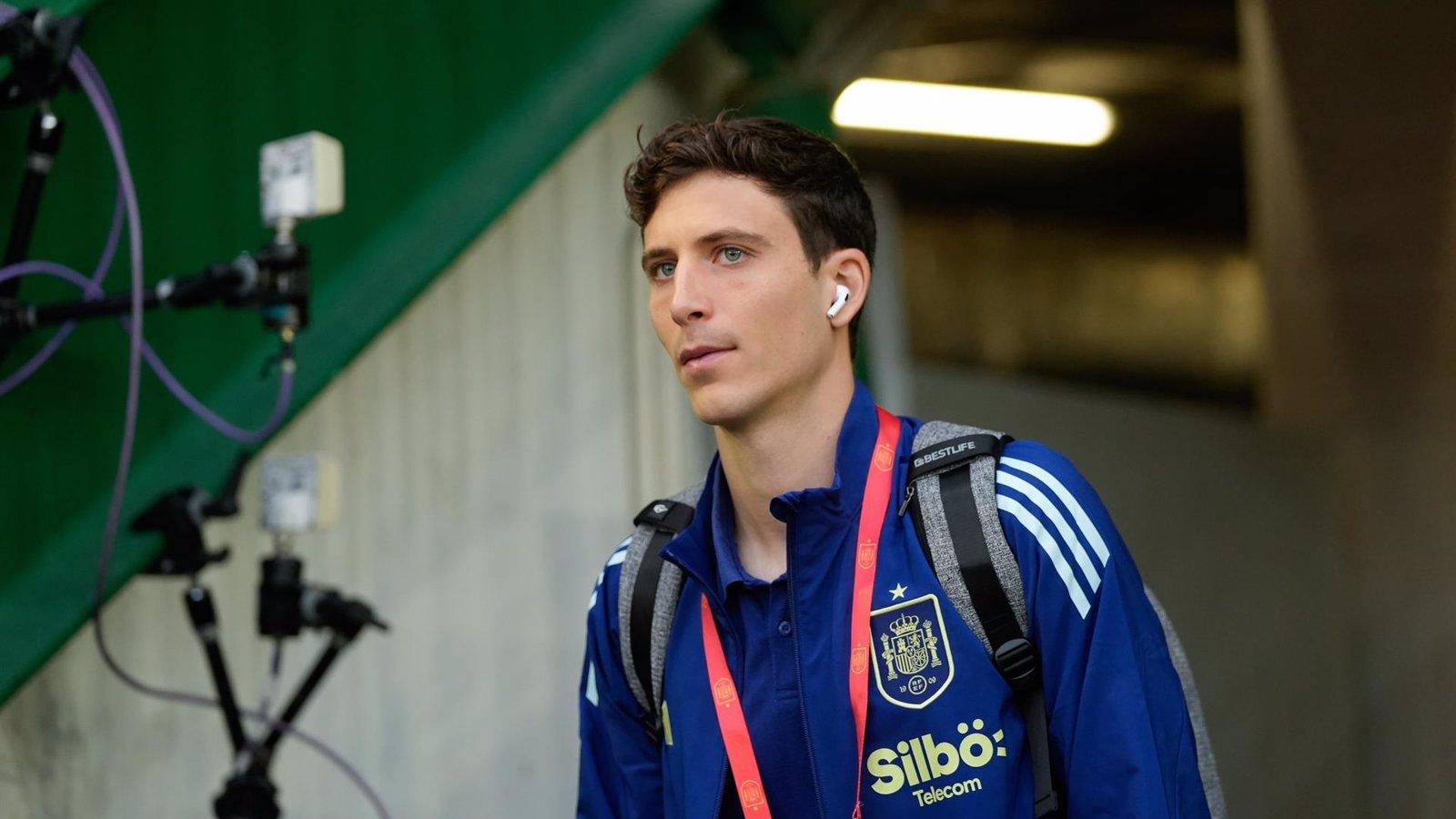 Pau Torres se retira de la convocatoria de España debido a problemas musculares