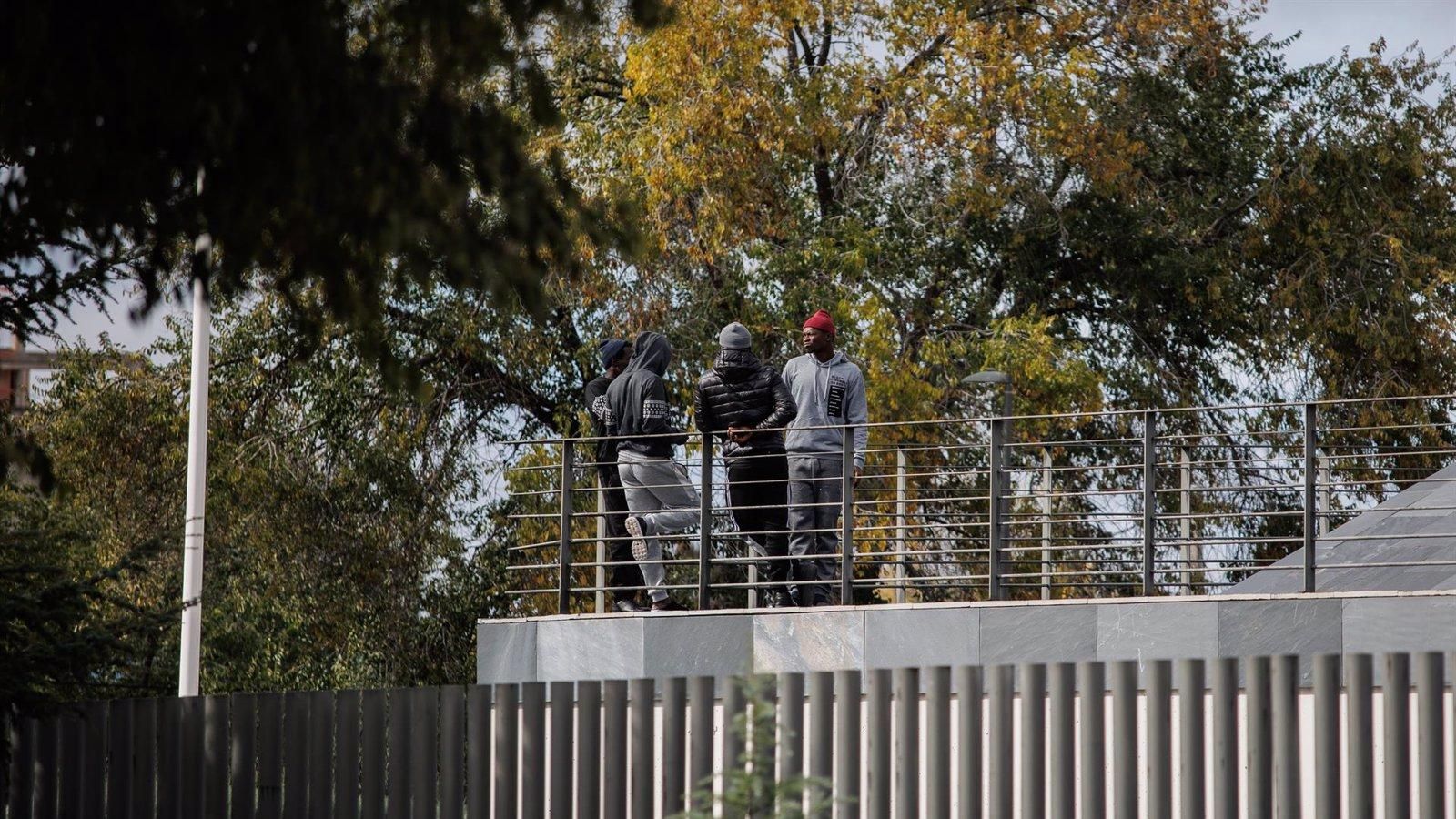 142 afectados por una intoxicación alimentaria en el centro de refugiados de Pozuelo