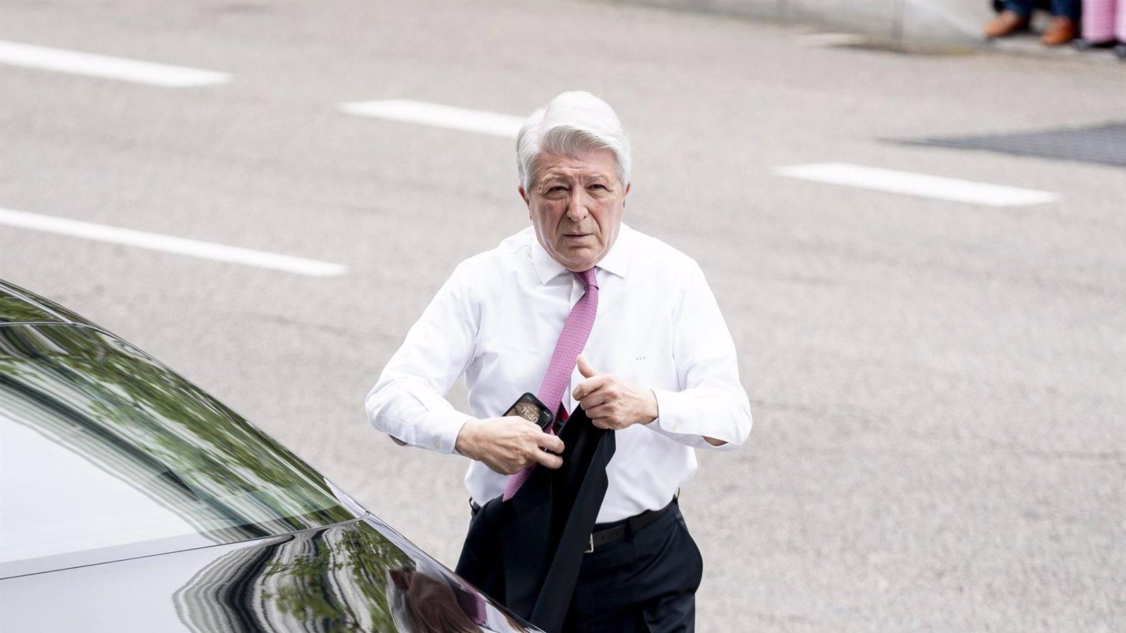 Enrique Cerezo: "Ni se va a ir Simeone ni se va a ir nadie"