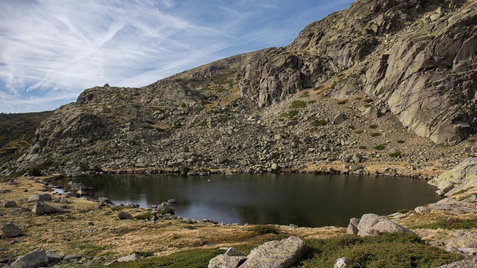 Agentes Forestales auxilian a excursionistas extraviados en la zona de Peñalara