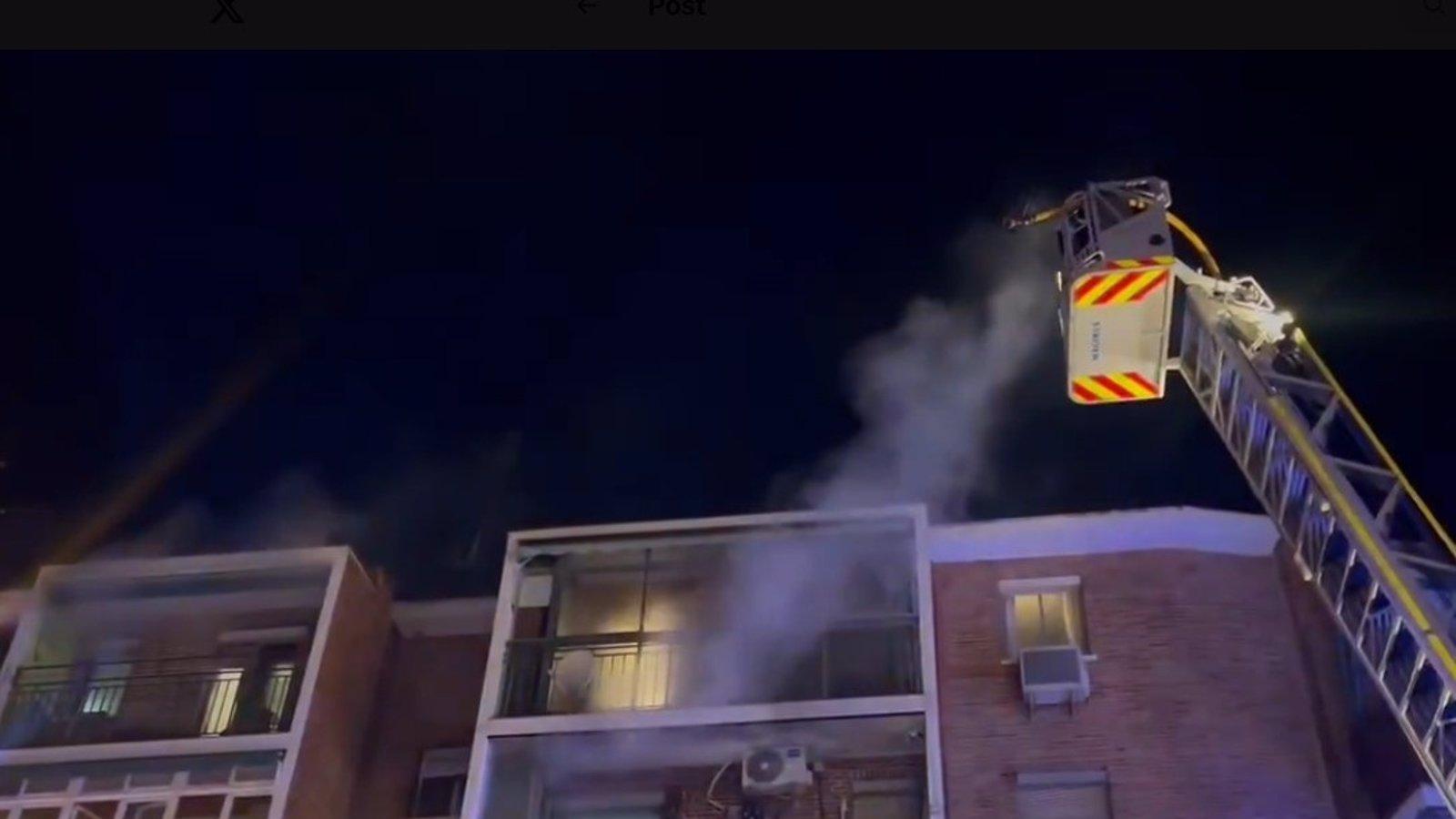 Atendidas diez personas por inhalación de humo en un incendio de una vivienda en Carabanchel
