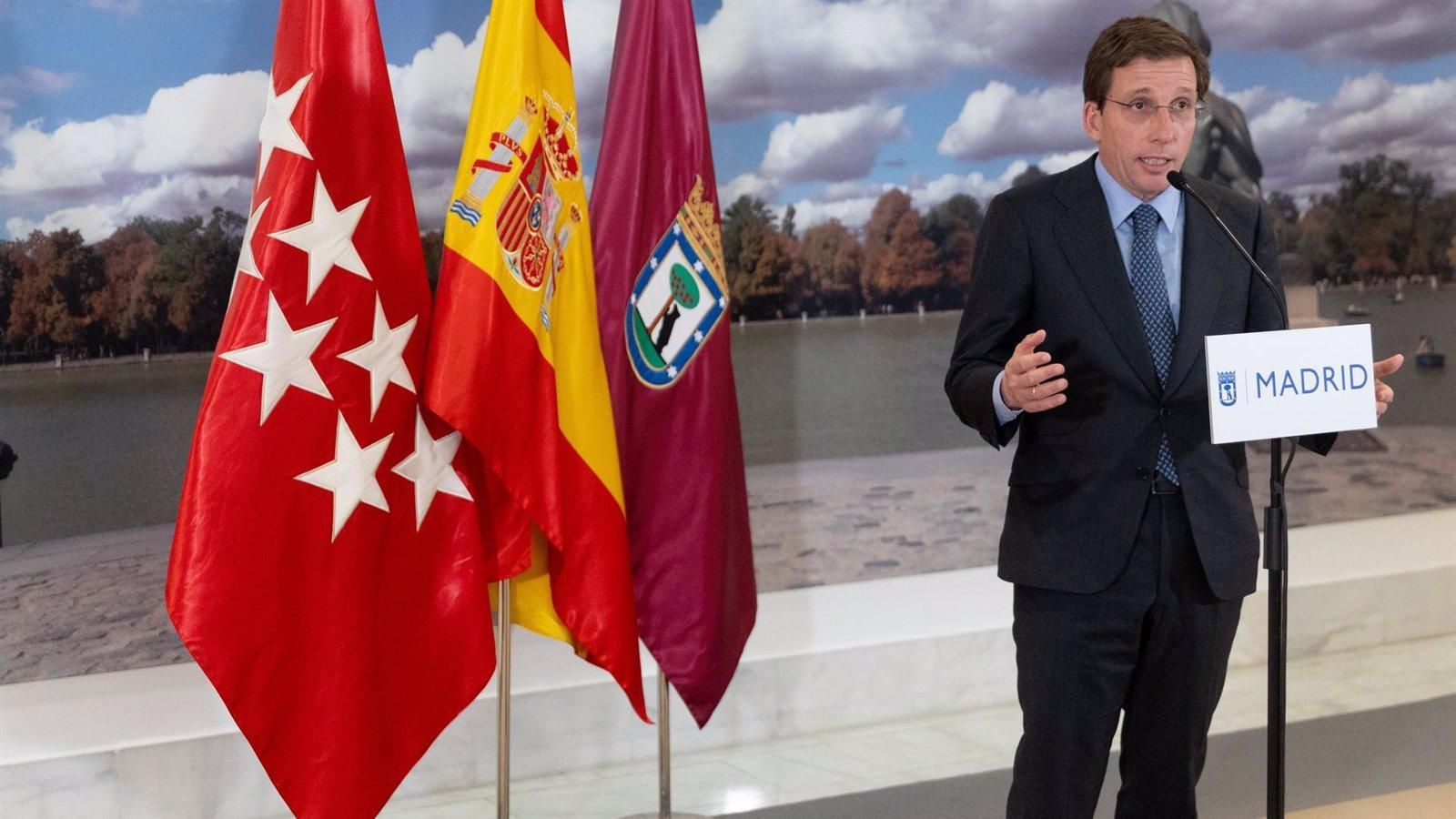 Almeida califica al PSOE de "organización corrupta" y critica la actuación del fiscal general del Estado