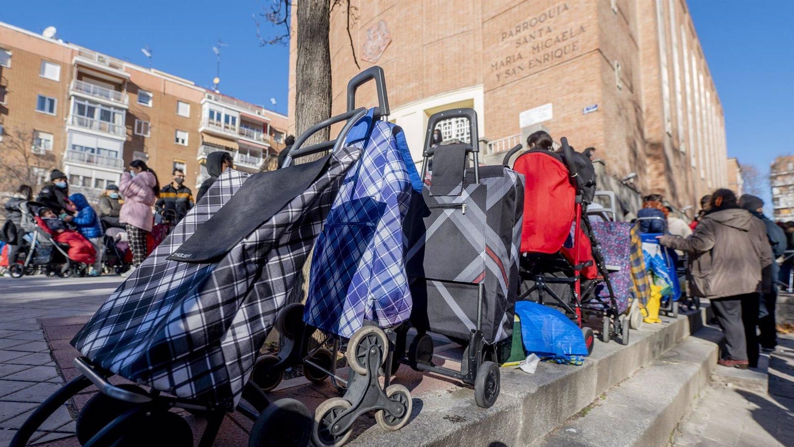 Madrid reduce un 91% su inversión en rentas mínimas tras la llegada del IMV
