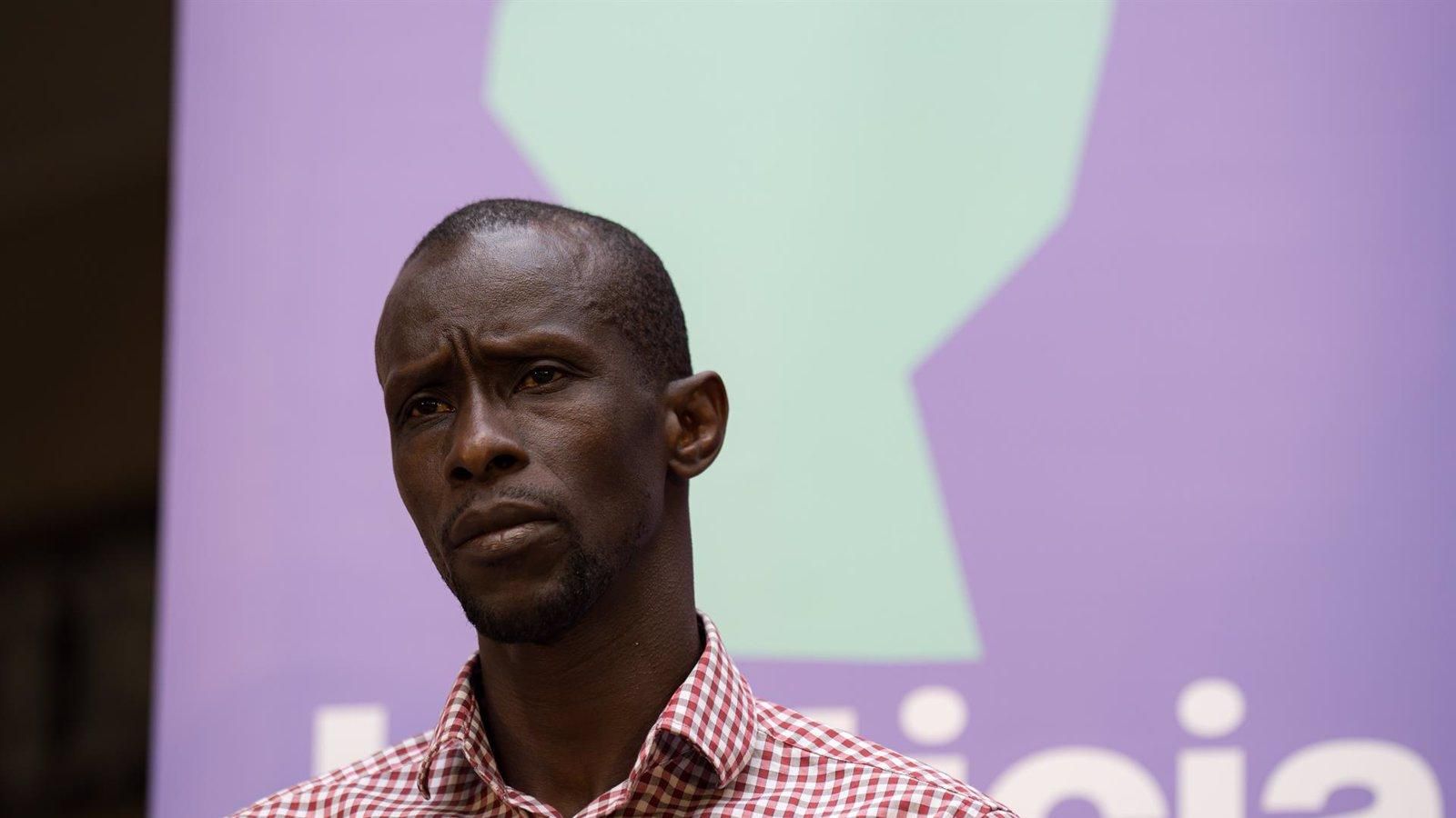 Citado el dirigente de Podemos Serigne Mbayé por injuriar a la Policía