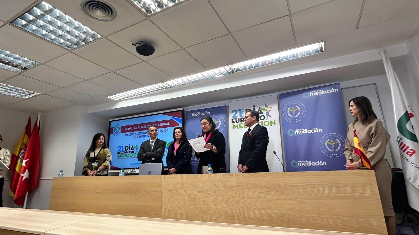 La Oficina de Mediación de Madrid recibe la Medalla al Mérito Profesional 2025