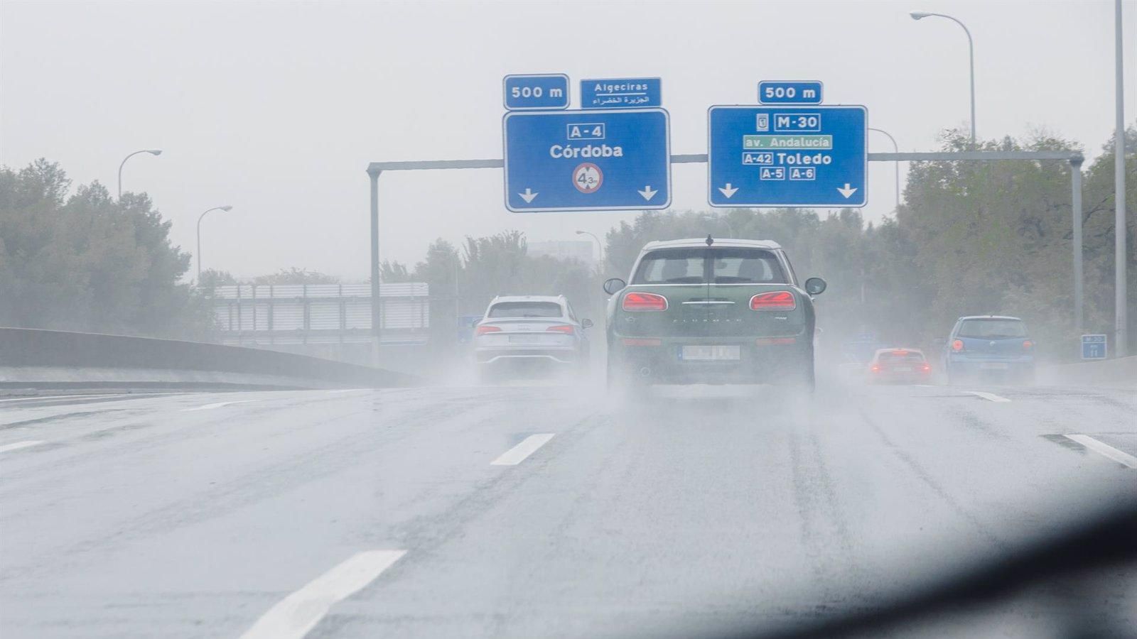 La Comunidad pide "máxima prudencia" en las carreteras ante el mal tiempo