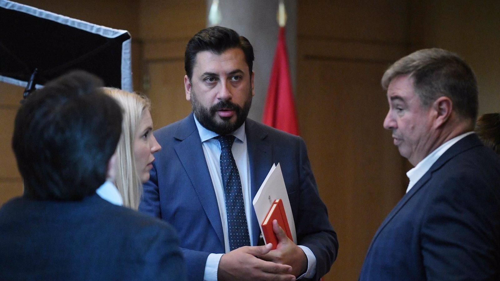 Díaz-Pache a Mar Espinar: "Elija Madrid antes que a Sánchez"