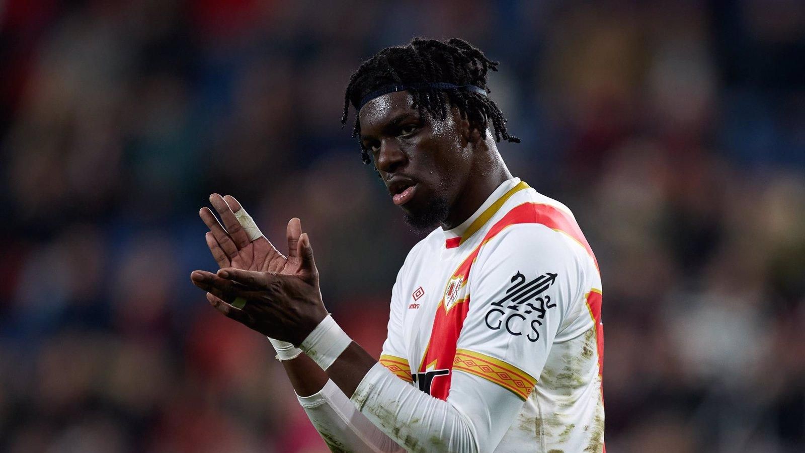 Randy Nteka renueva con el Rayo Vallecano hasta 2028