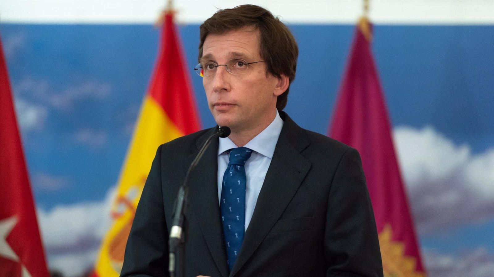 Almeida acusa a Sánchez de “retorcer el dolor” con el documental de RTVE sobre fallecidos en residencias