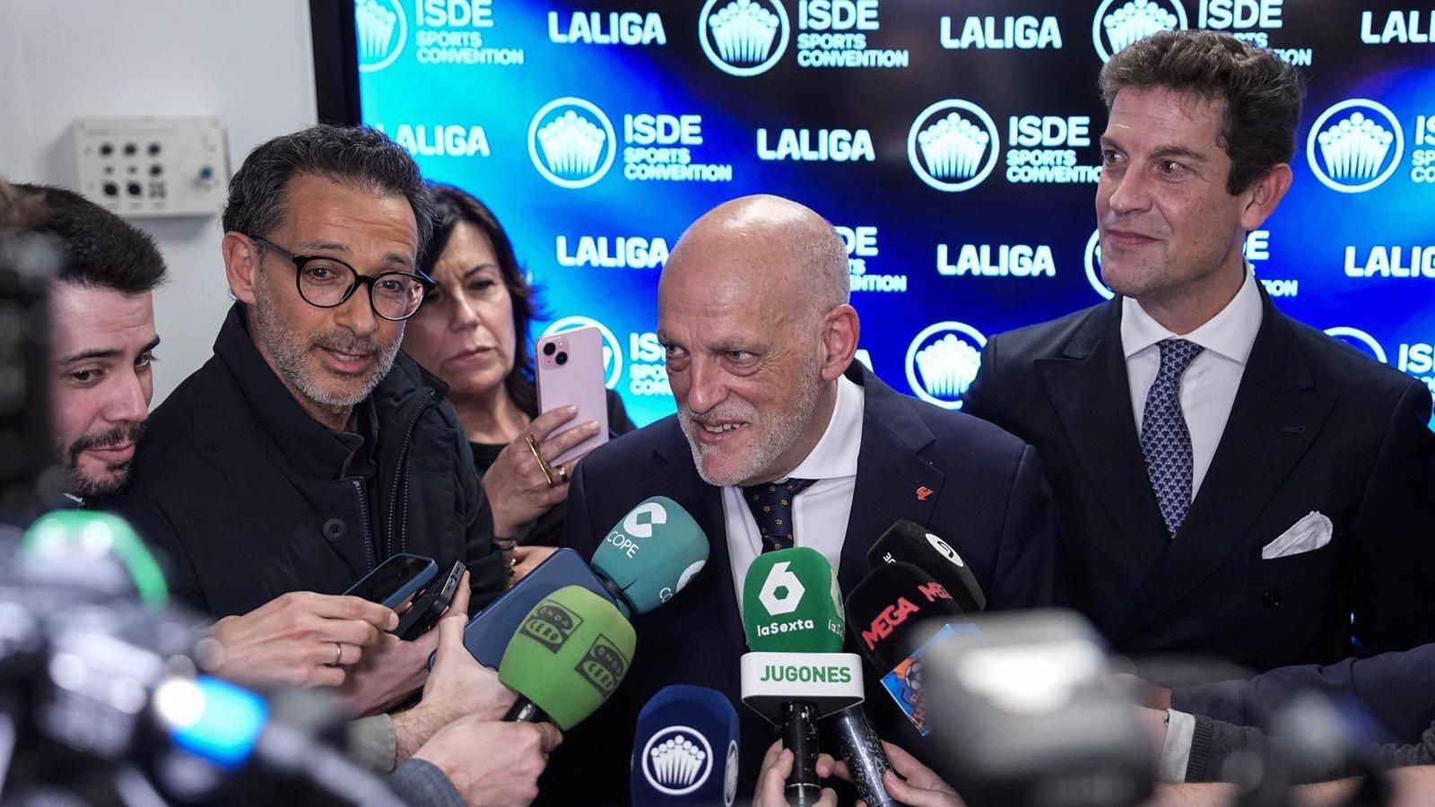 Tebas denuncia el juicio mediático a Louzán y apunta a tensiones políticas en las sedes del Mundial 2030