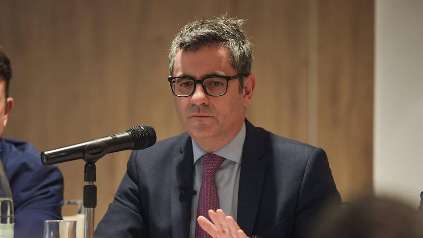 El juez Peinado rechaza que Bolaños declare por escrito en la causa contra Begoña Gómez
