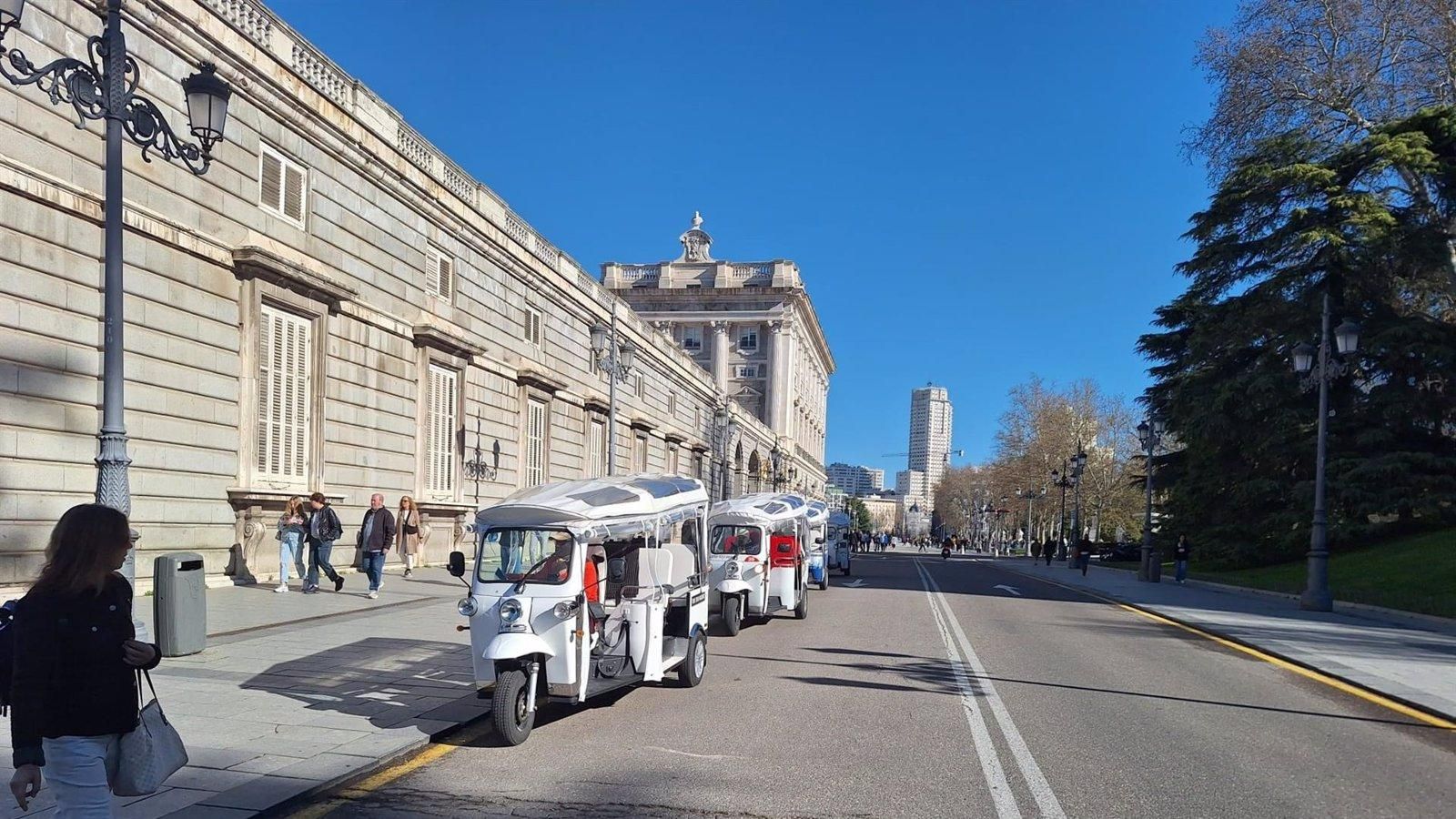 Madrid lanza una campaña para sancionar a los tuk-tuk que incumplen las normas de circulación