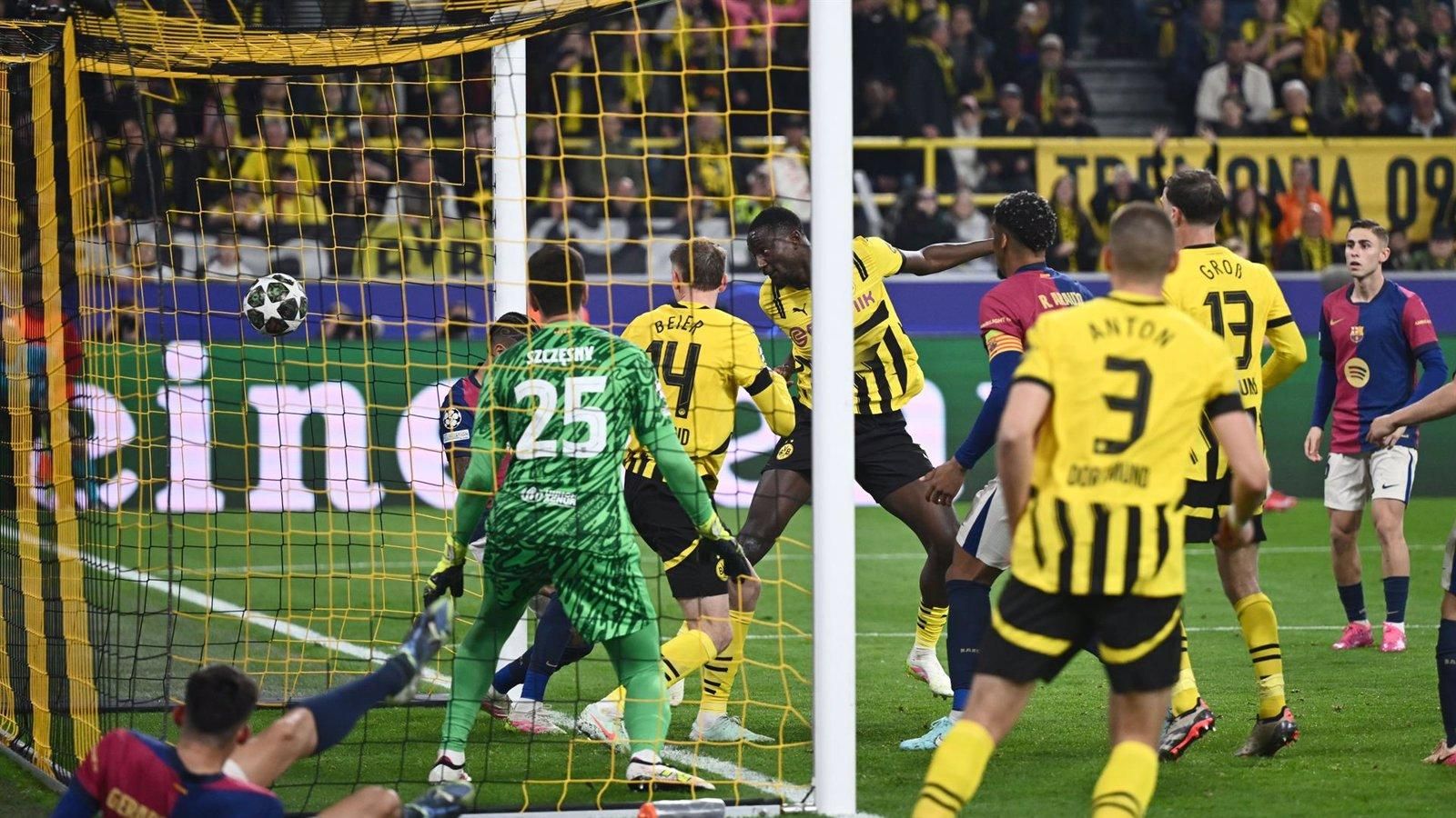 El Borussia Dortmund supera al FC Barcelona con un contundente 3-1 en el marcador