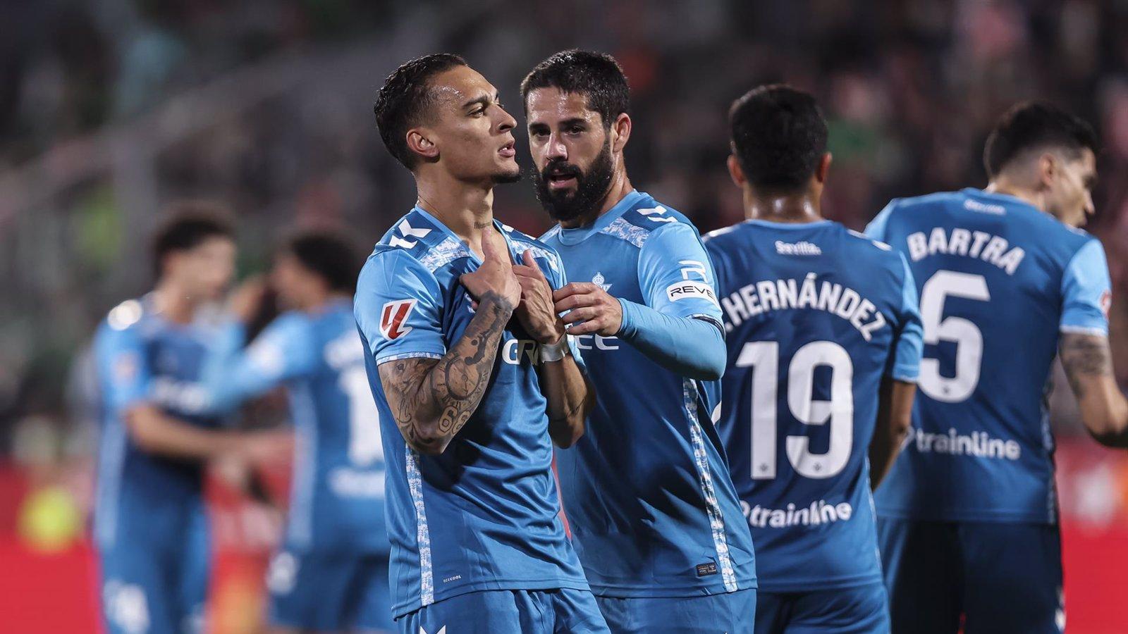 El Betis complica la clasificación del Girona y lucha por la Champions