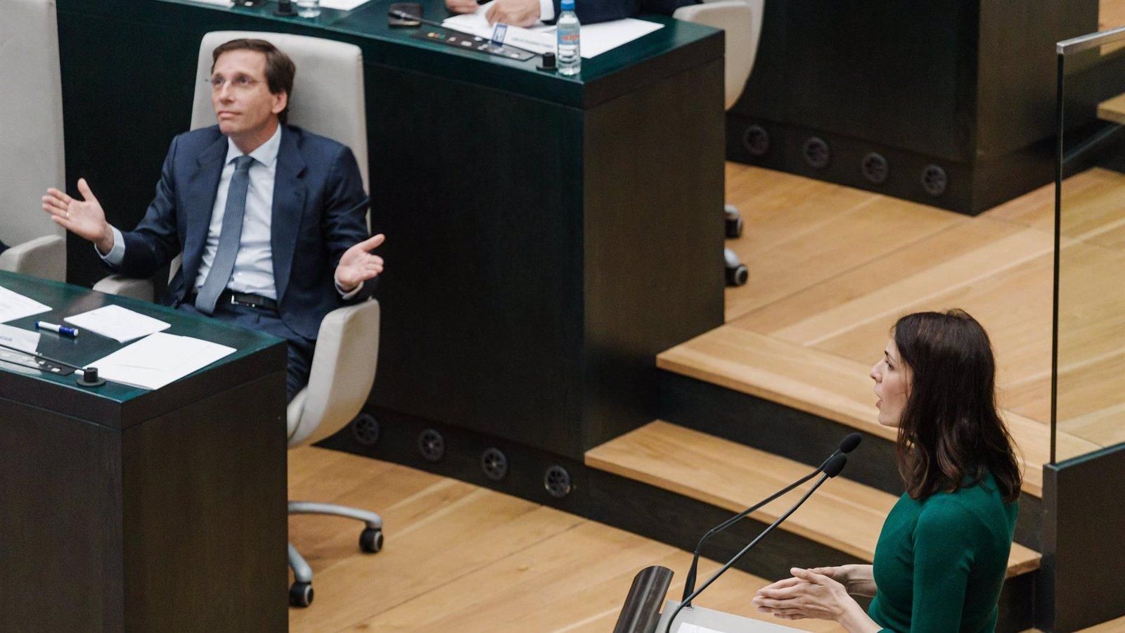 Almeida acusa a Más Madrid de ser "pagafantas de la corrupción" y critica su doble vara de medir