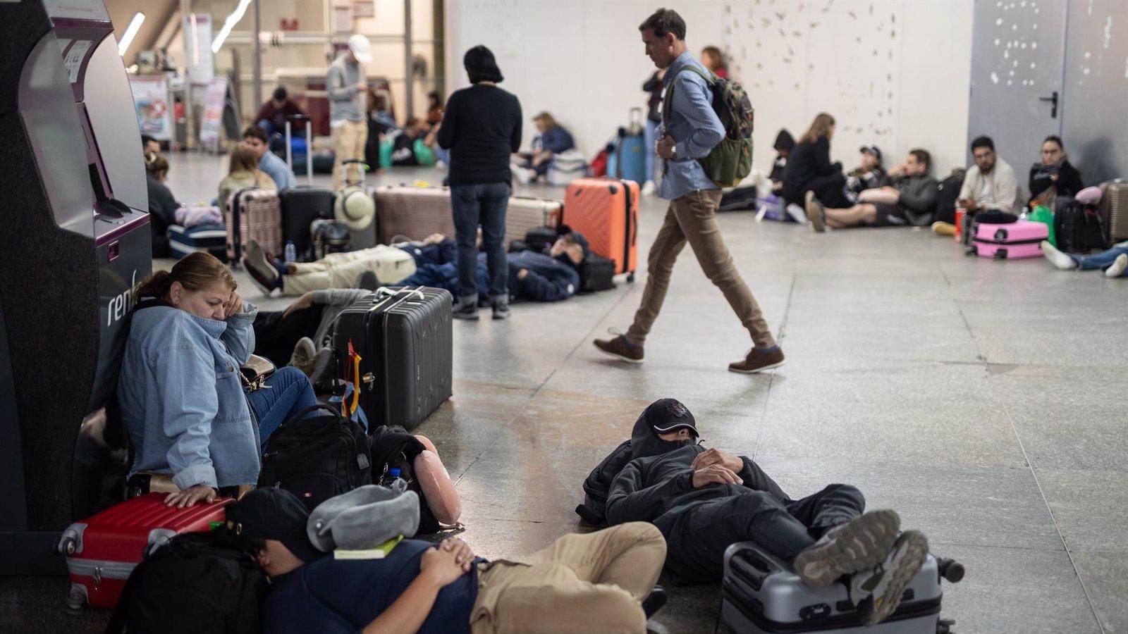 Permiso retribuido de hasta cuatro días por no poder trabajar o desplazarse