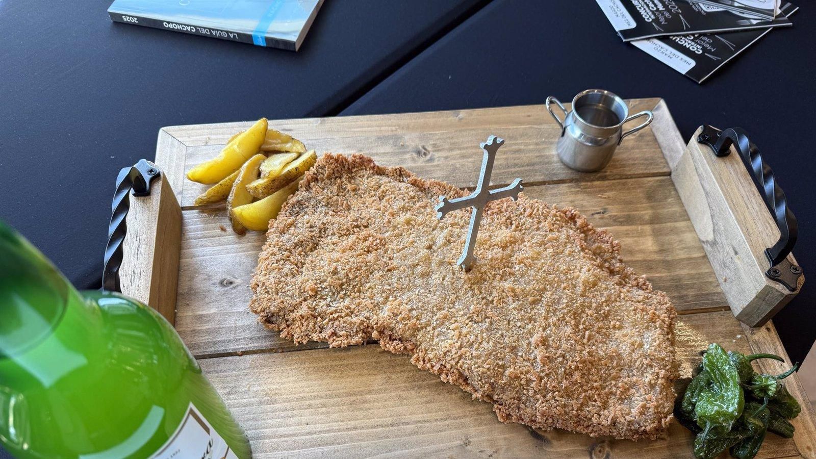 Los madrileños ya pueden disfrutar del mejor cachopo del mundo en la Plaza Mayor