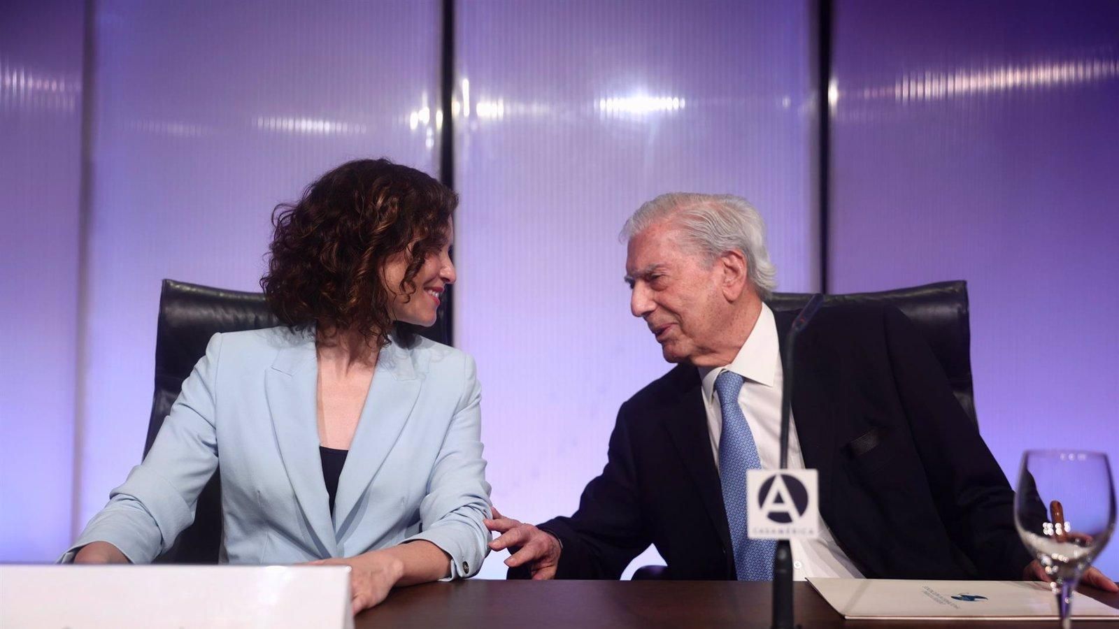 La Comunidad de Madrid homenajeará a Mario Vargas Llosa con la Medalla Internacional de las Artes