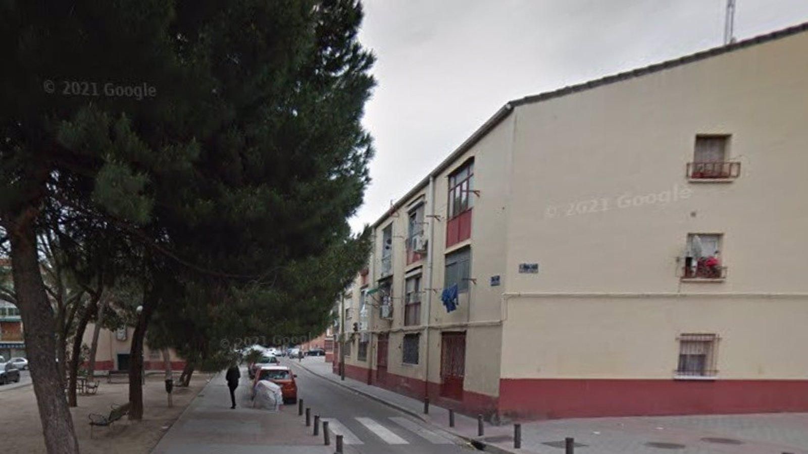 Dos hombres arrestados en Villaverde por un agresión con la culata de una pistola e intentar huir por los tejados