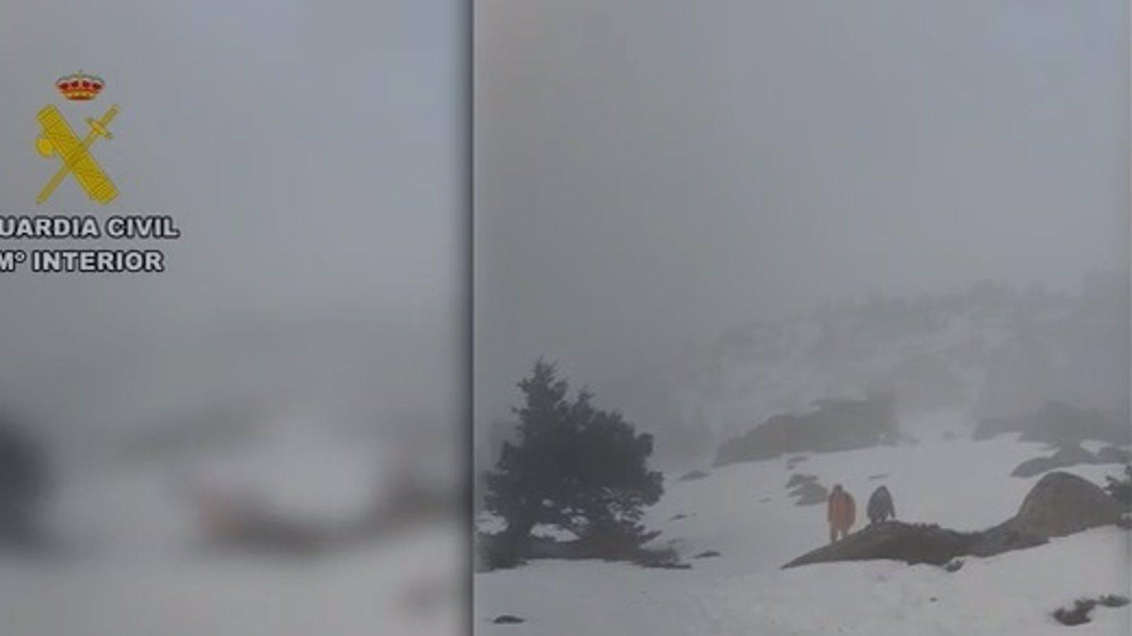 Rescatan a una pareja perdida en la niebla en la Sierra de Guadarrama