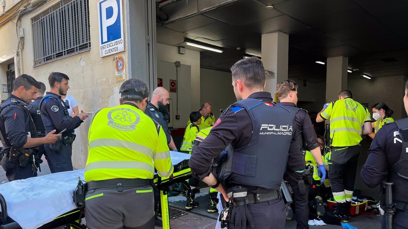 Un joven es trasladado en estado grave al hospital tras una agresión con un arma blanca en la calle López Grass
