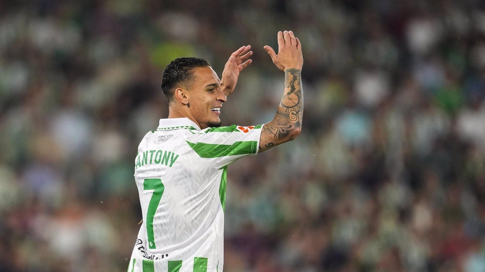 Antony y Rafa Mir firman un empate en el Villamarín con opciones europeas en juego