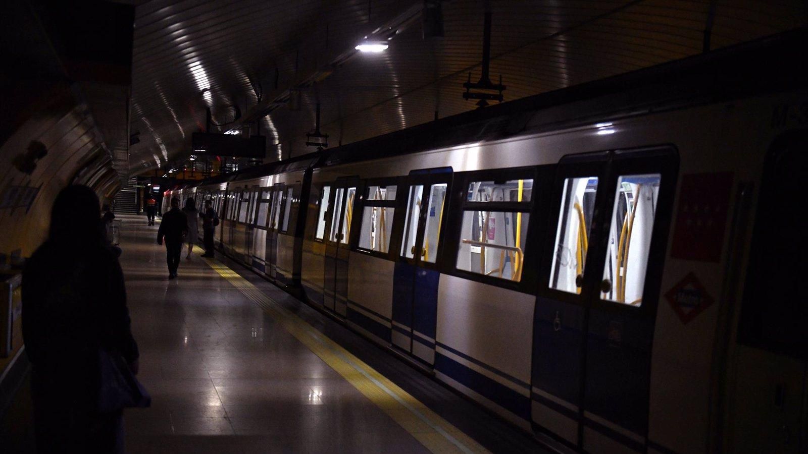 Una avería eléctrica paraliza parcialmente las líneas 5 y 6 de Metro de Madrid