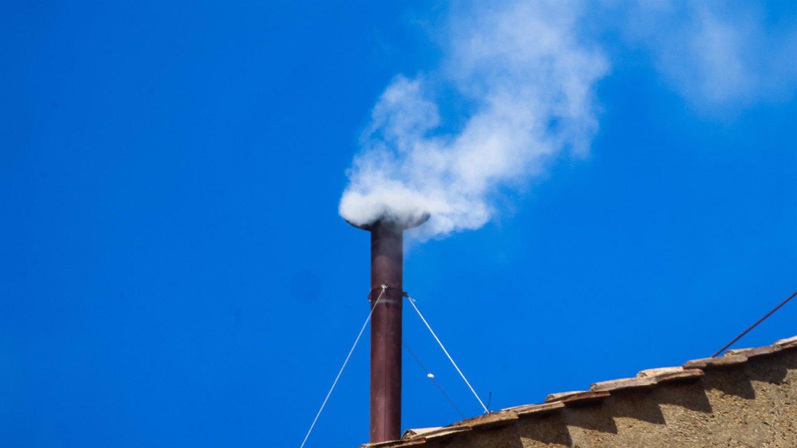 Fumata blanca en el Vaticano: la Iglesia ya tiene un nuevo Papa