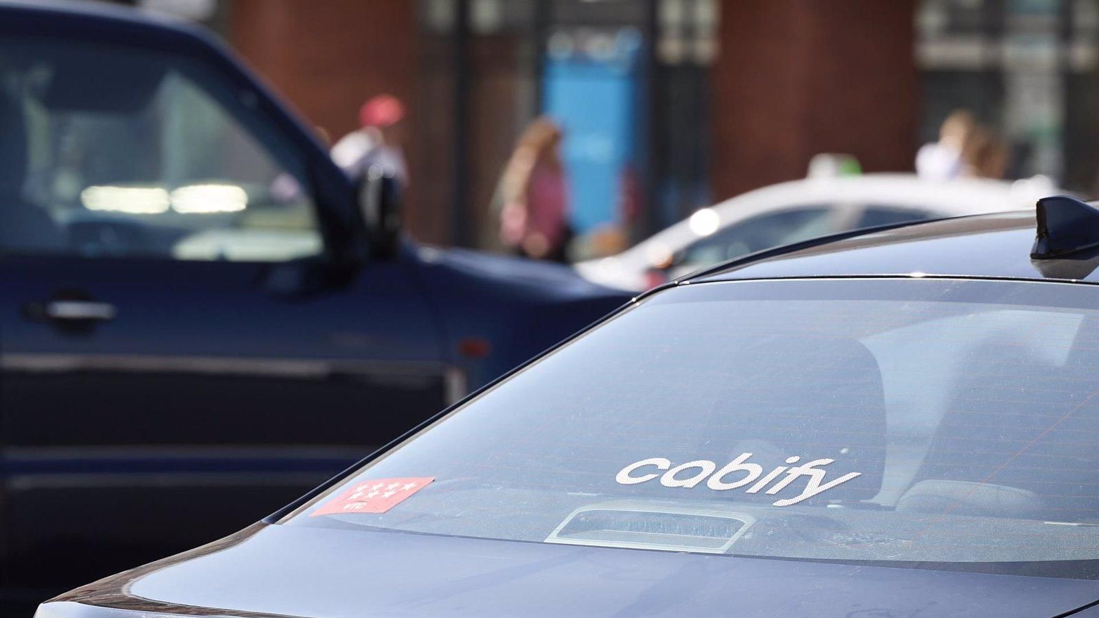 La Comunidad agotará la vía judicial por las 8.500 licencias VTC a Cabify: "Debemos acatar"