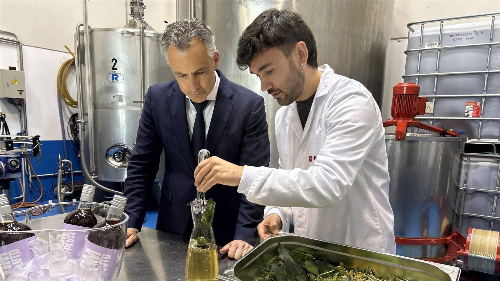 Nueva receta madrileña de vermú ahumado con caramelos violetas