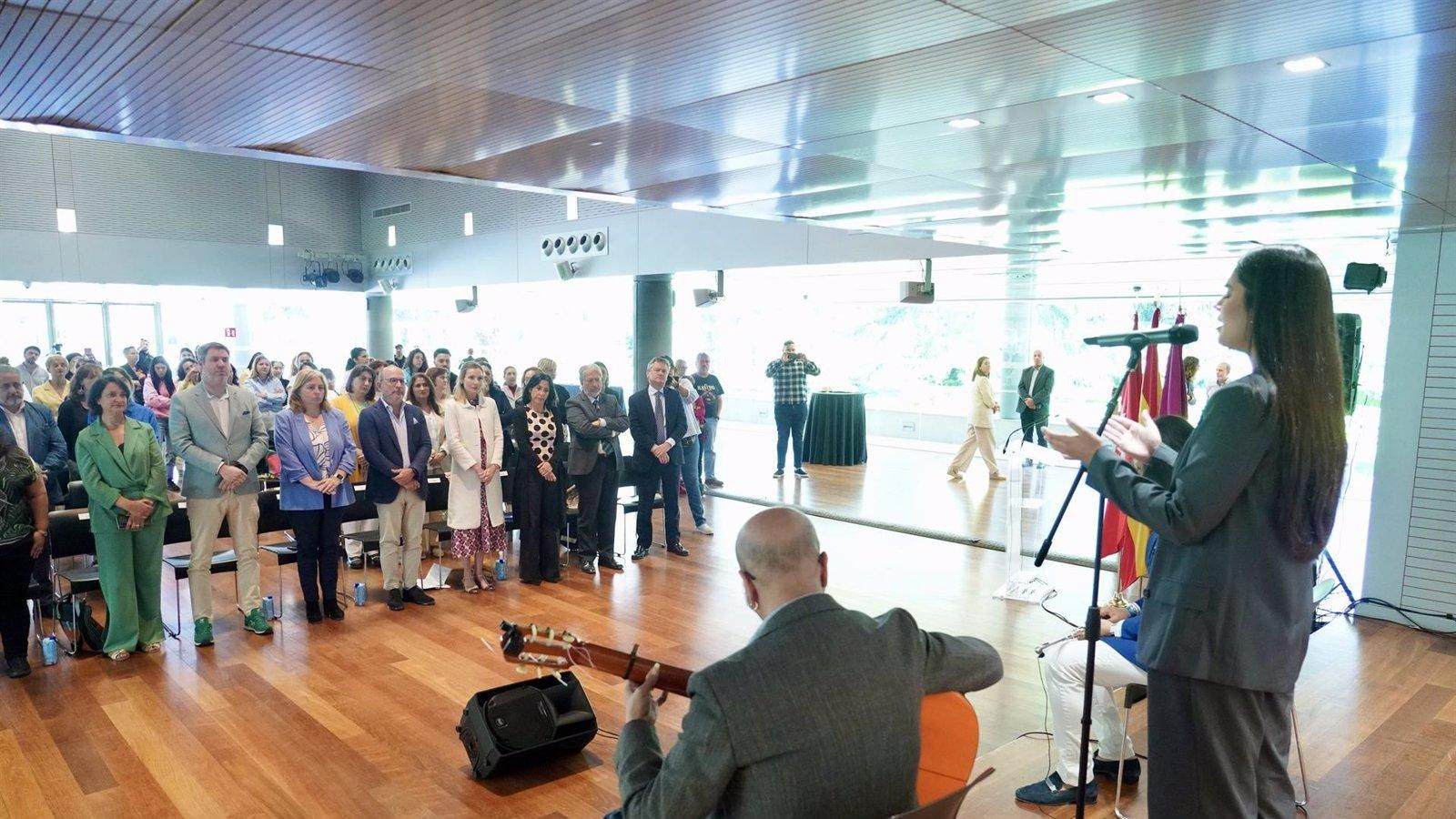 Sanz celebra el Día de los Gitanos Madrileños destacando su legado cultural y el compromiso municipal con la inclusión