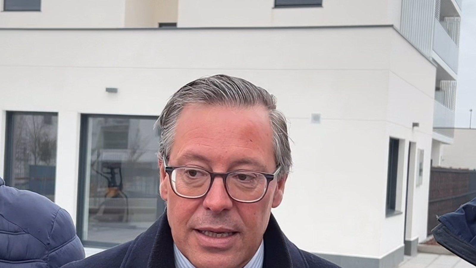 Serrano acusa a la alcaldesa de Alcorcón de "hacer seguidismo al sanchismo" y de desatender a los vecinos