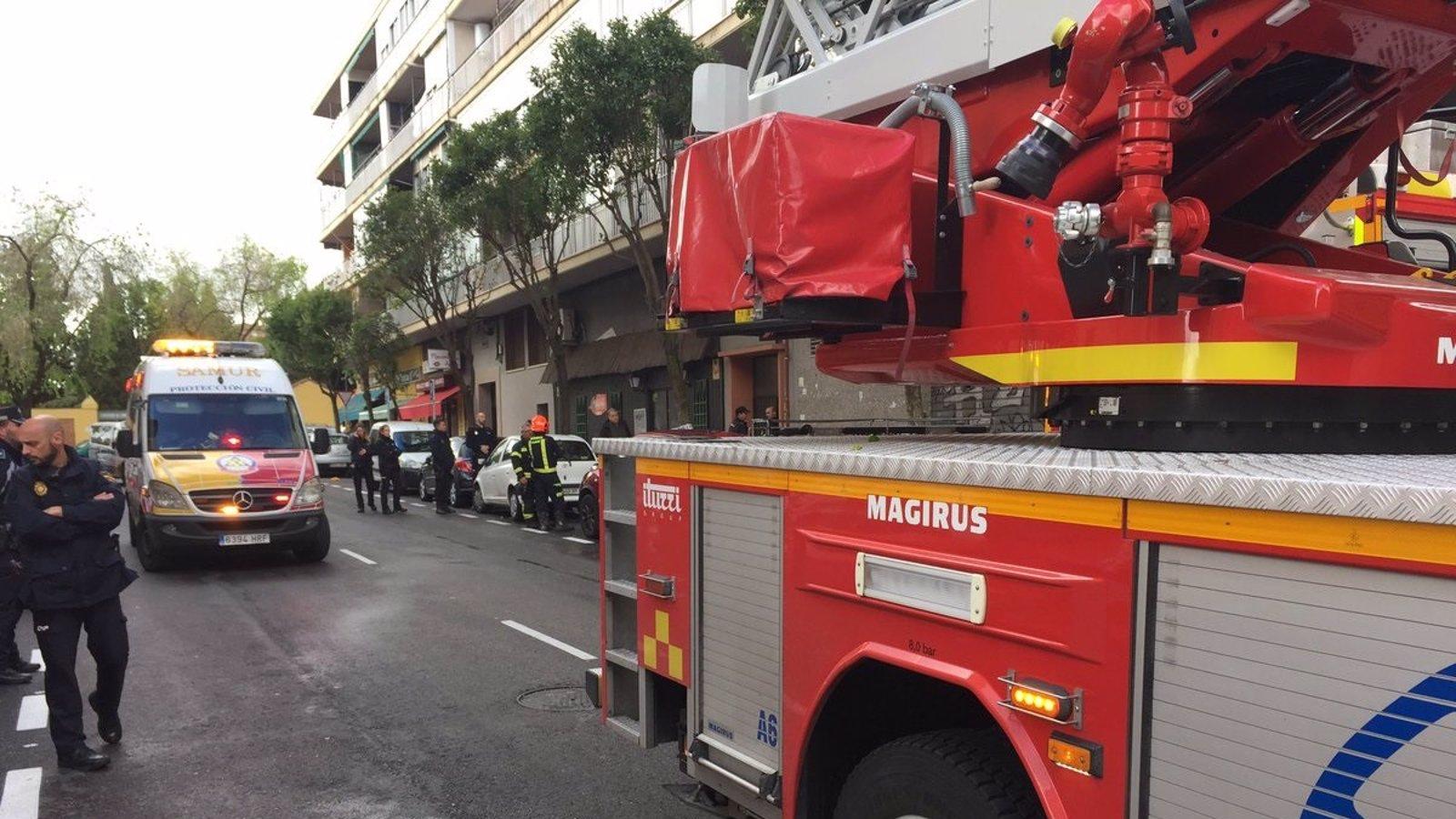 Un incendio destruye un bazar chino en Vallecas sin causar heridos