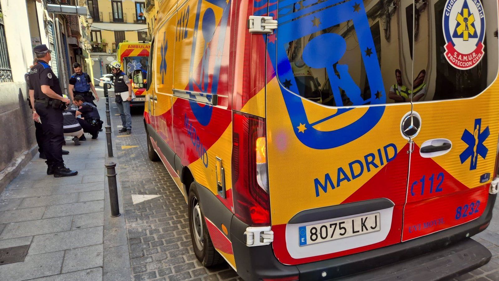 Fallece un trabajador tras precipitarse desde un tejado en Madrid