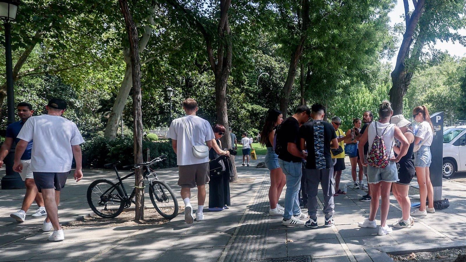 España alcanza los 49,1 millones de habitantes con un fuerte impulso de la inmigración extranjera