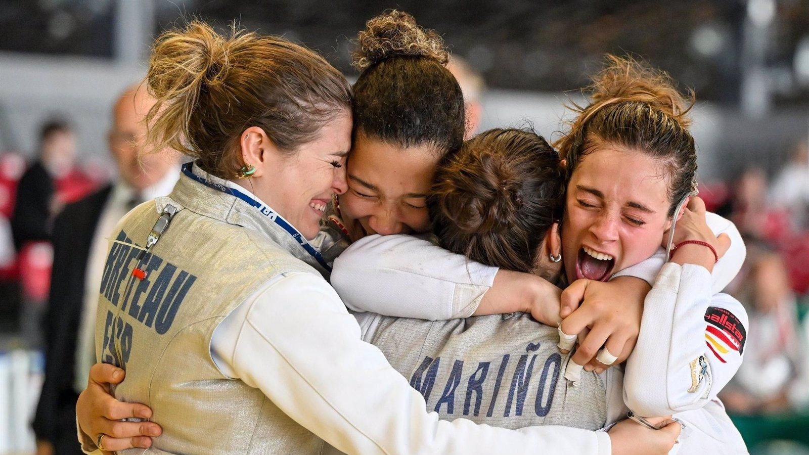 España logra el bronce histórico en florete femenino por equipos en el Europeo de Génova