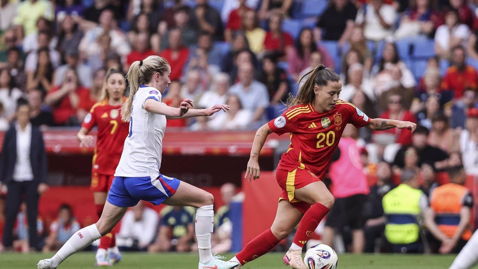 Claudia Pina destaca con un doblete en la victoria de España sobre Japón