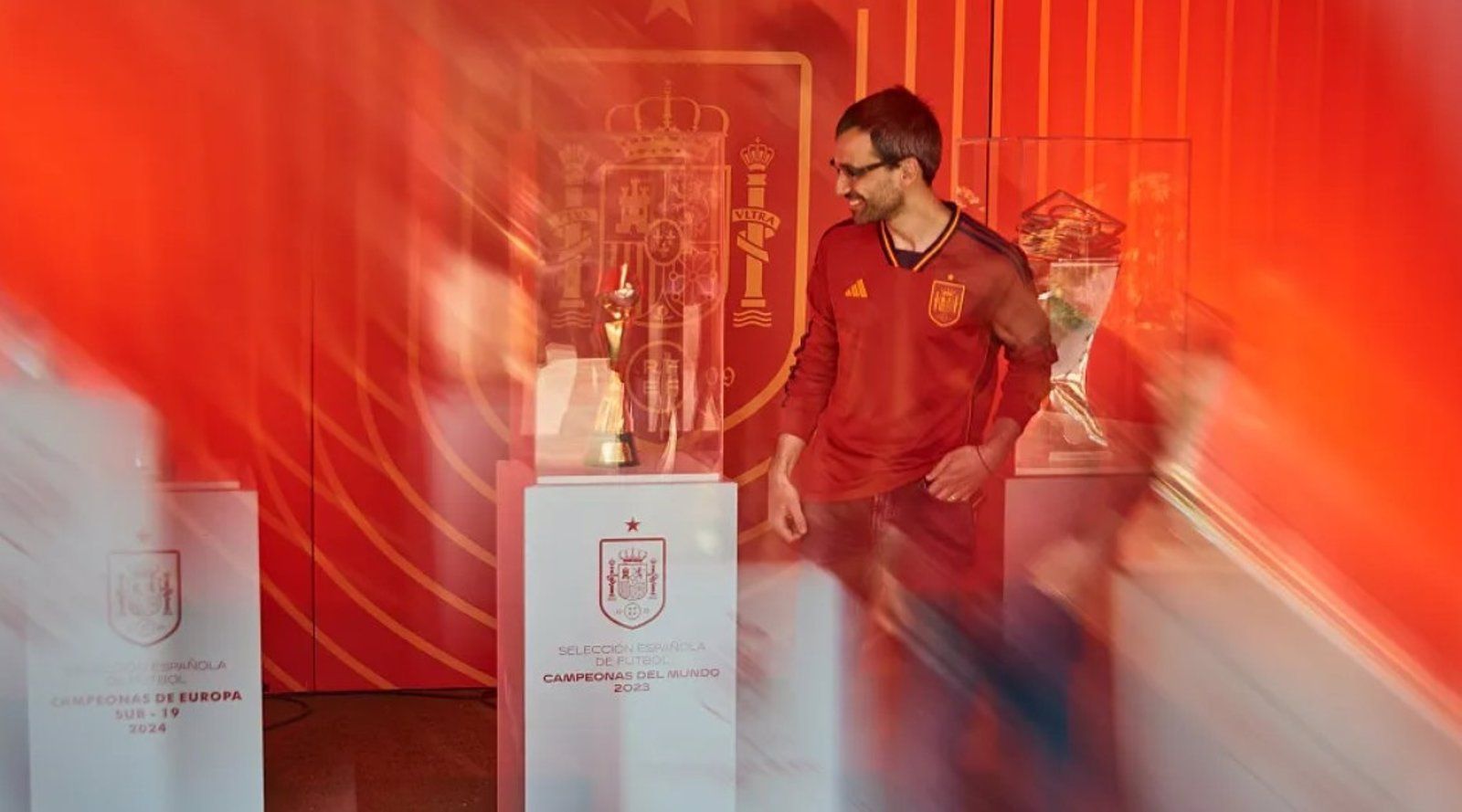 La Fan Zone de la selección femenina congrega a numerosos seguidores en Barcelona