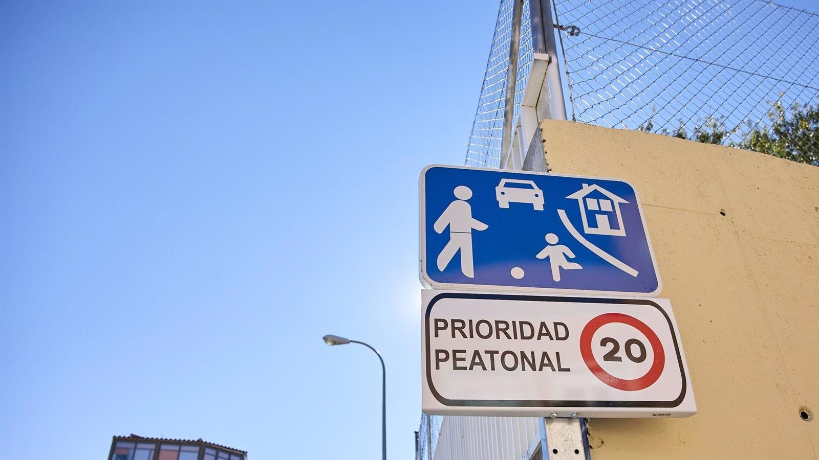 El Gobierno impone una reforma ideológica en las señales de tráfico bajo el pretexto de la inclusividad