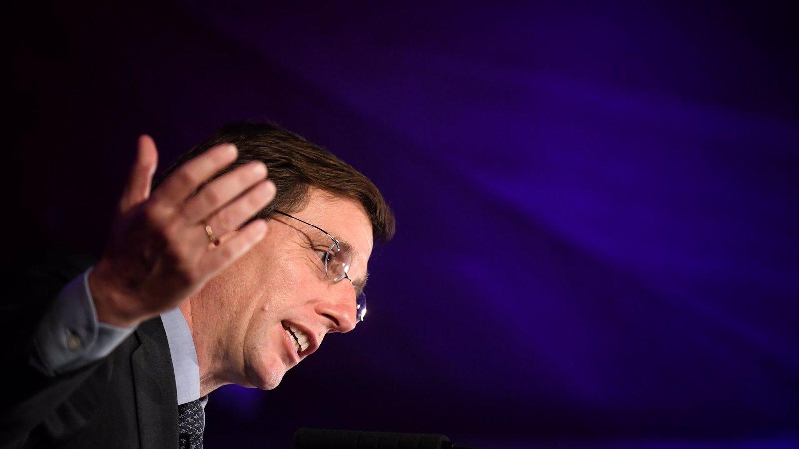 Almeida acusa a Sánchez de encabezar una “organización corrupta” y califica su disculpa de “falsa”