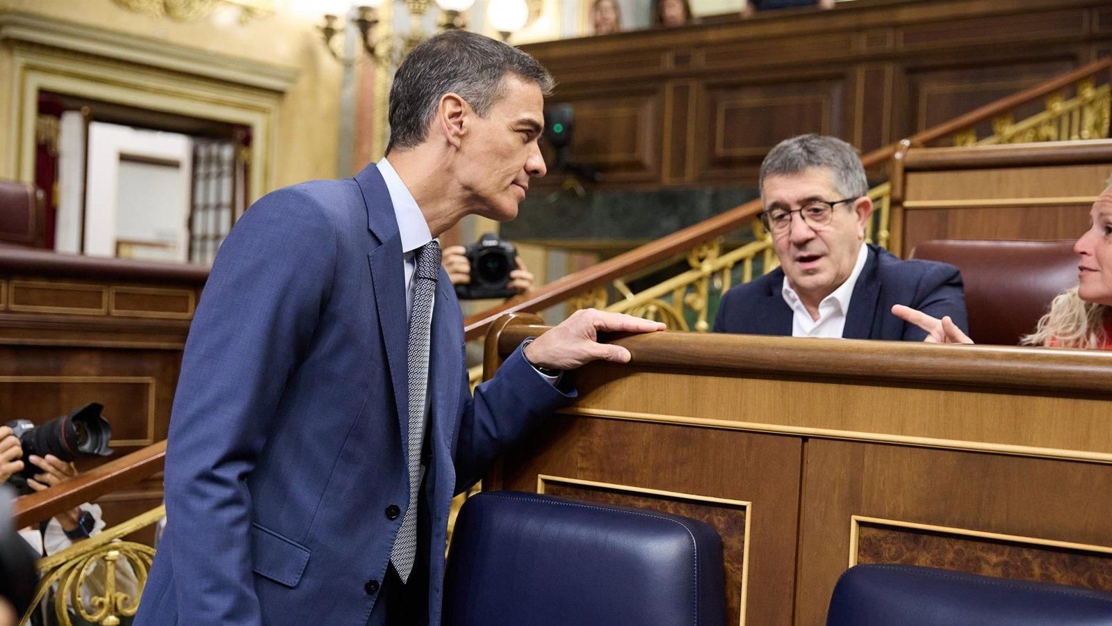 Almeida lleva al Pleno la querella del PSOE y Vox exige la dimisión de Sánchez