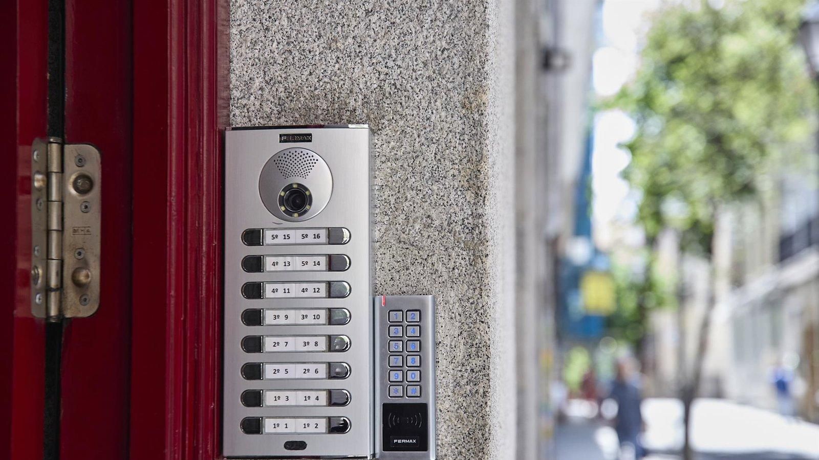 Consumo entrega al Ayuntamiento de Madrid la ubicación de 3.565 pisos turísticos ilegales