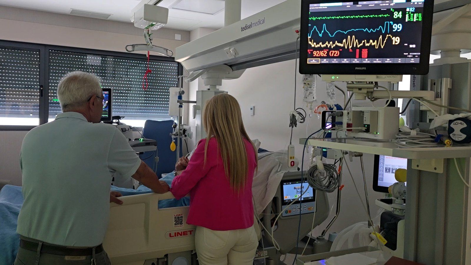 La UCI del Hospital 12 de Octubre permite visitas familiares las 24 horas del día