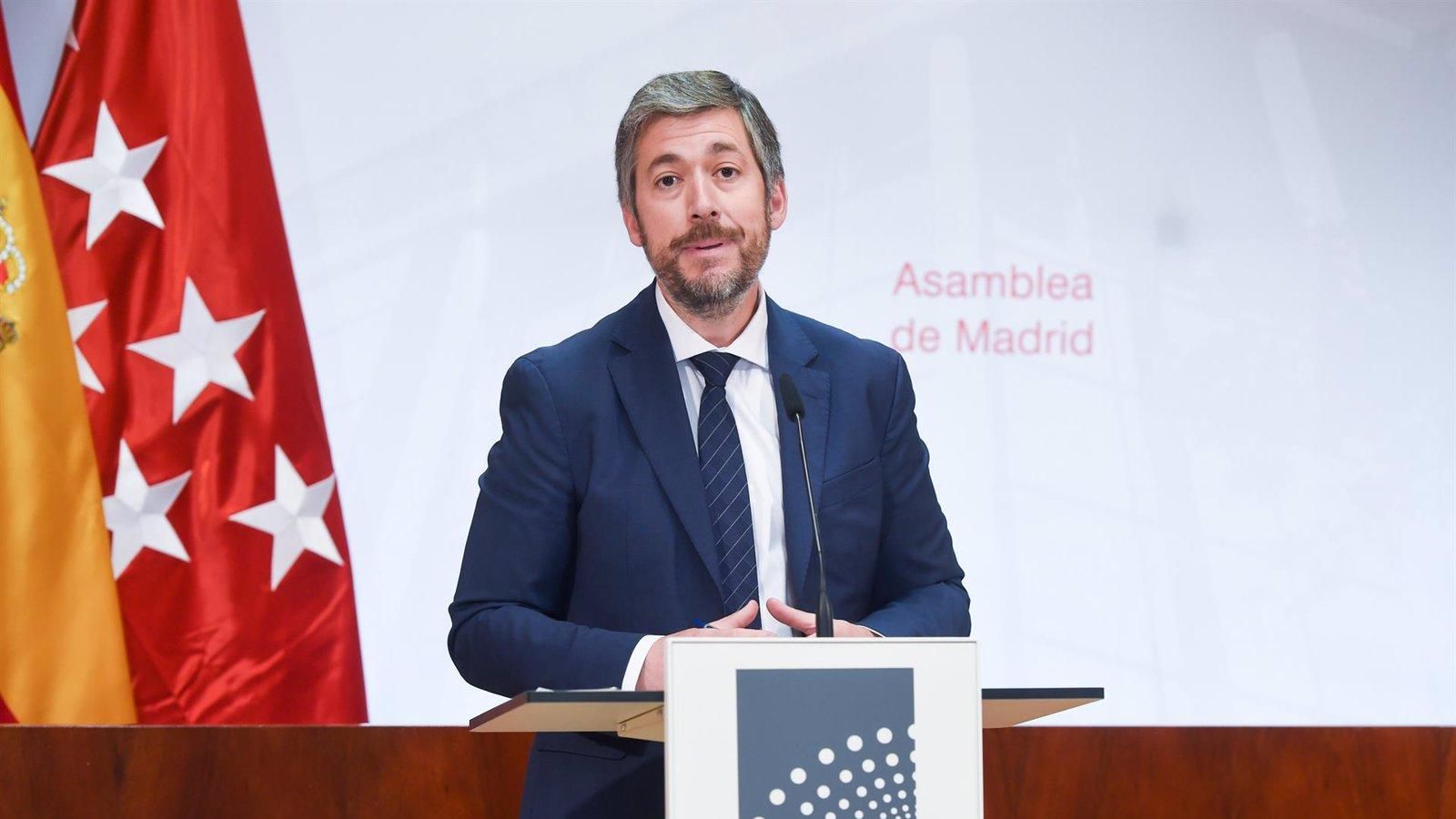 La Comunidad reprocha a Sánchez llevar "más de 40 días sin ofrecer una rueda de prensa" y 15 meses sin ir al Senado