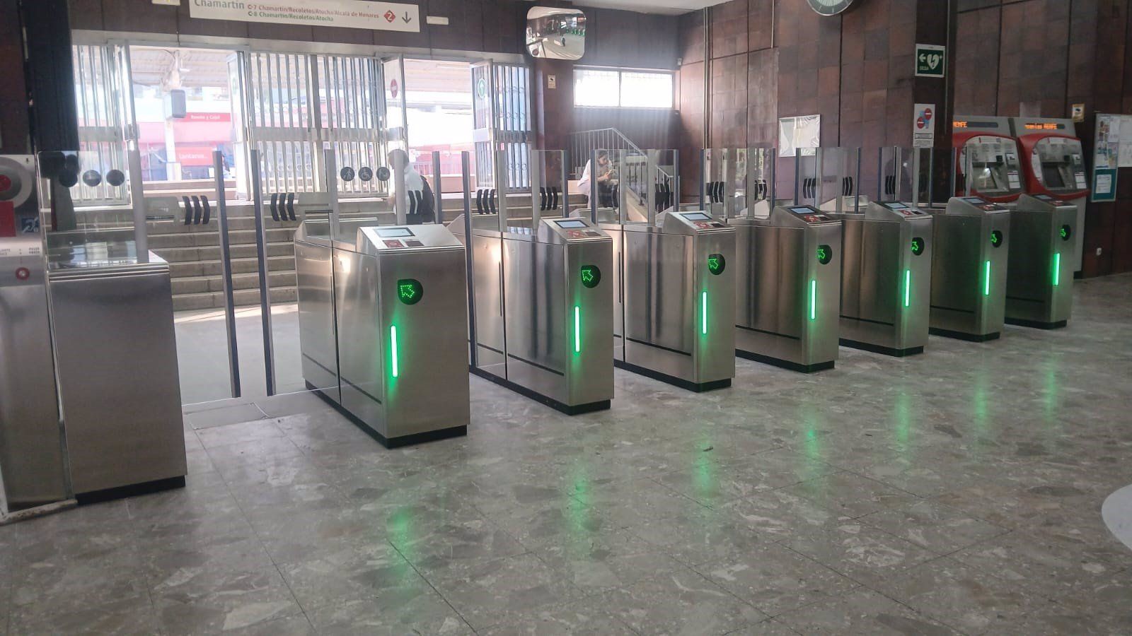 Finaliza la renovación de los tornos en la estación Ramón y Cajal de Madrid