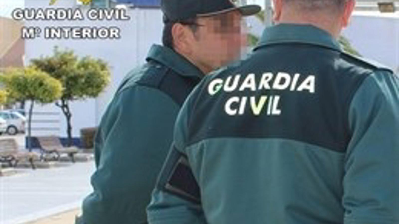 La Guardia Civil investiga el robo en un banco de Campo Real mediante alunizaje