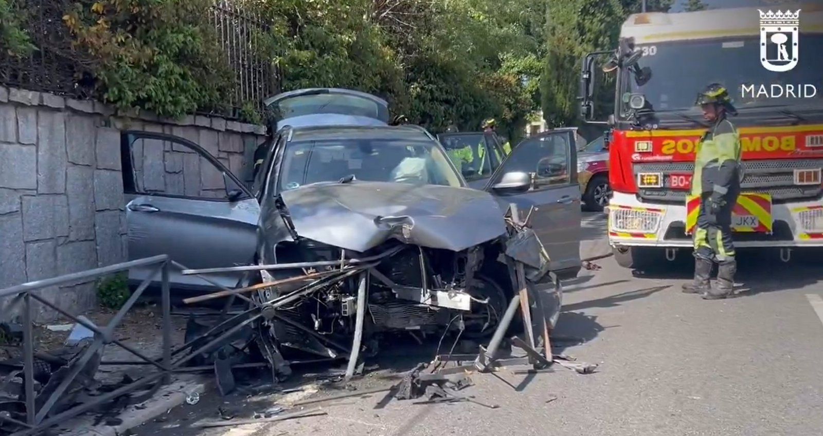 Dos heridos en un accidente tras perder el control del coche